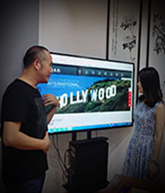 感謝電影制作公司胡導(dǎo)演遠(yuǎn)從廣州來到我公司交流網(wǎng)站，我們定全力以赴，不負(fù)使命，幫您把網(wǎng)絡(luò)營(yíng)銷落地。